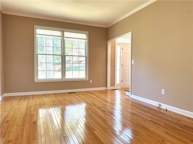 Building Photo - 4402 Fairecroft Terrace