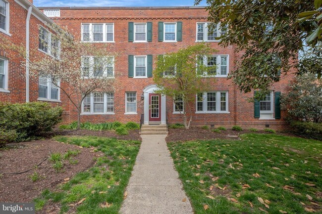 Foto del edificio - 1811 Key Blvd