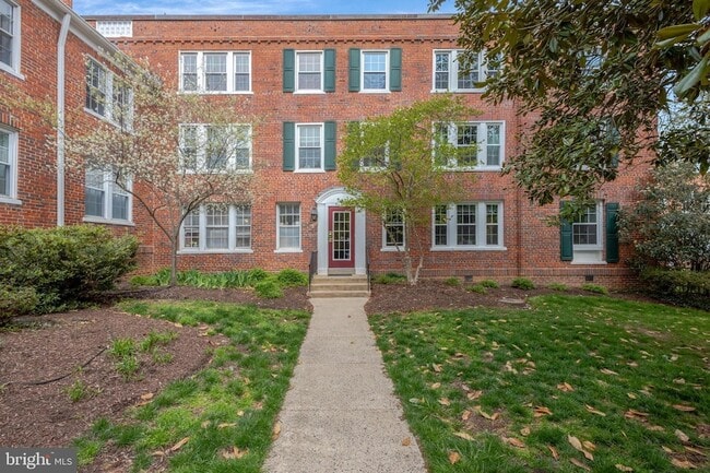 Building Photo - 1811 Key Blvd