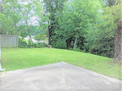 Building Photo - DeHaviland Drive 732 -