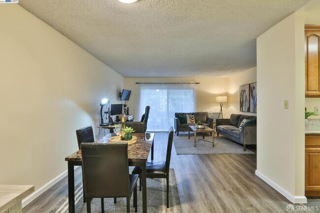 Foto del edificio - 1731 Ellis St