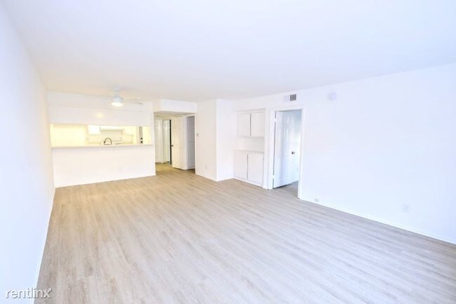 Building Photo - 4100 Whitsett Ave