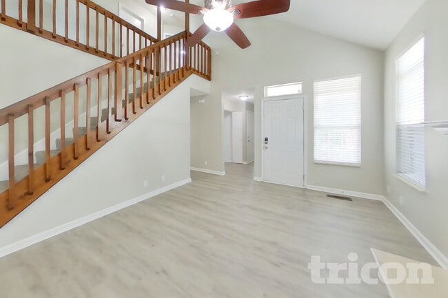 Building Photo - 5713 Briarwick Ct