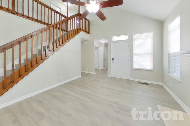 Foto del edificio - 5713 Briarwick Ct