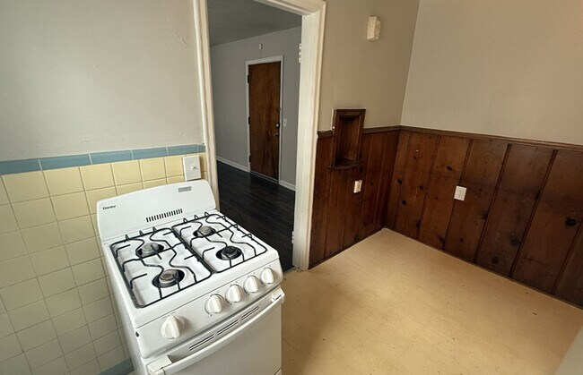 Foto del edificio - 3025 Clifton Ave