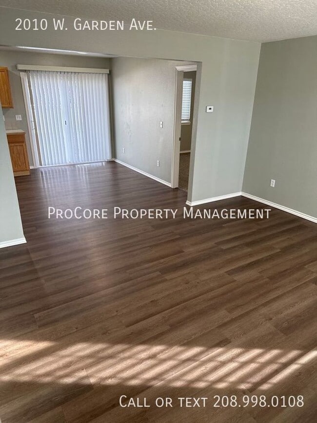Building Photo - $2195/Month: Spacious 4-Bed, 2.5-Bath Home with 3-Car Garage on Expansive Lot