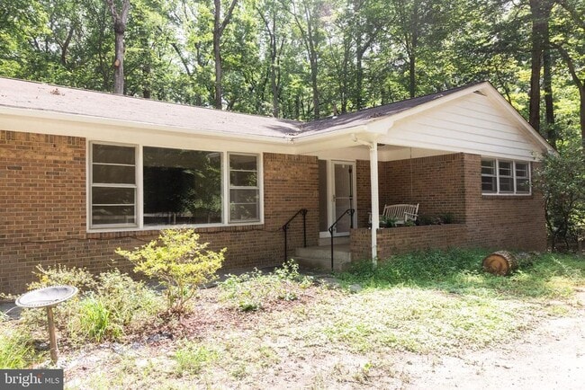 Building Photo - 2710 Hidden Valley Rd