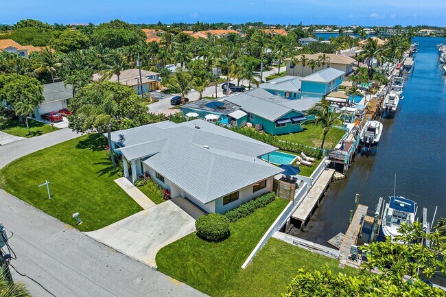 Building Photo - 105 Lucina Dr