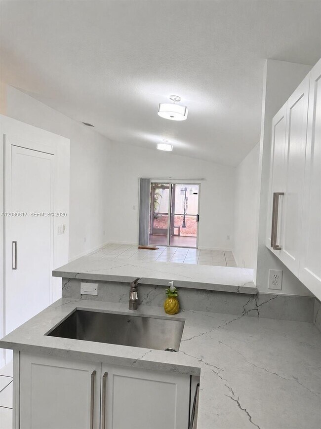 Building Photo - 14721 Vista Verdi Rd
