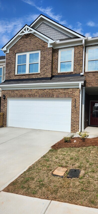 Primary Photo - TOWNHOME FOR RENT!