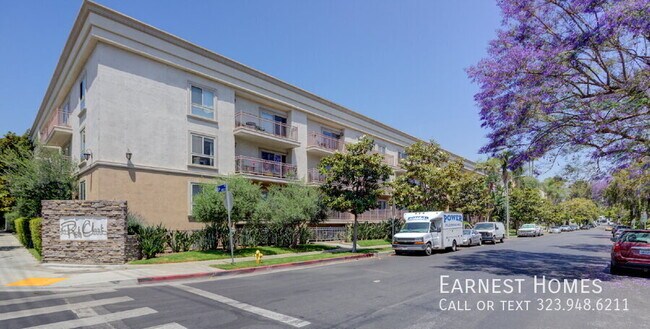 Foto del edificio - 141 S Clark Dr