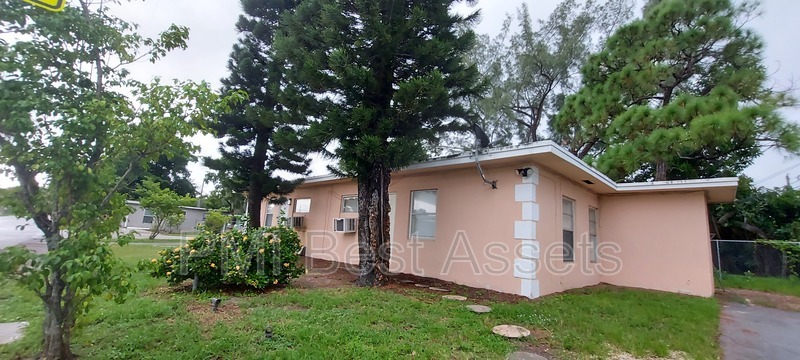 Primary Photo - 847 NW 13th Ave