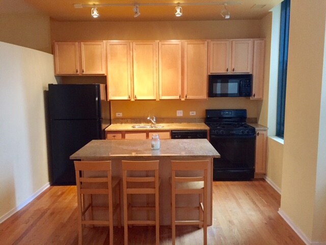 Primary Photo - 208 W Washington St