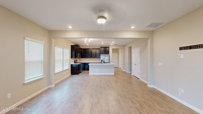 Foto del edificio - 3965 Cloverdale Ct