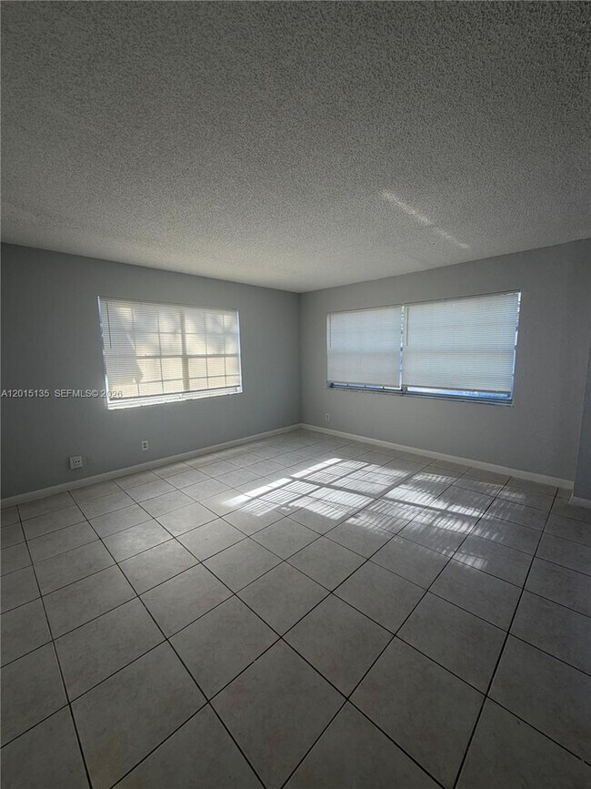Foto del edificio - 11472 NW 42nd St