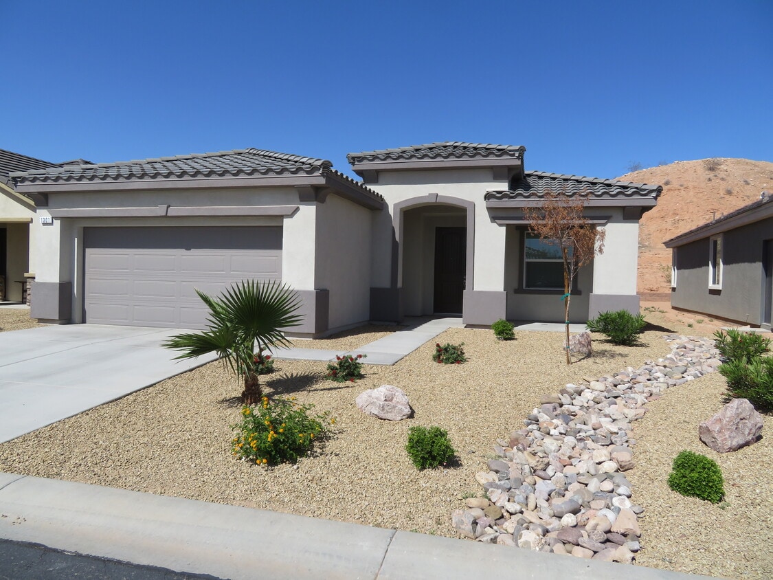 Front of home - 1301 Catalina Rdg