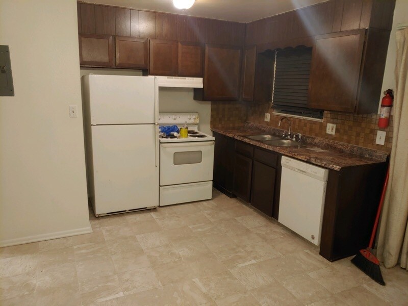 Primary Photo - 11304 E Highline Dr