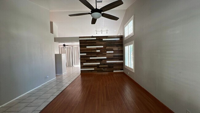 Building Photo - West Palmdale Home