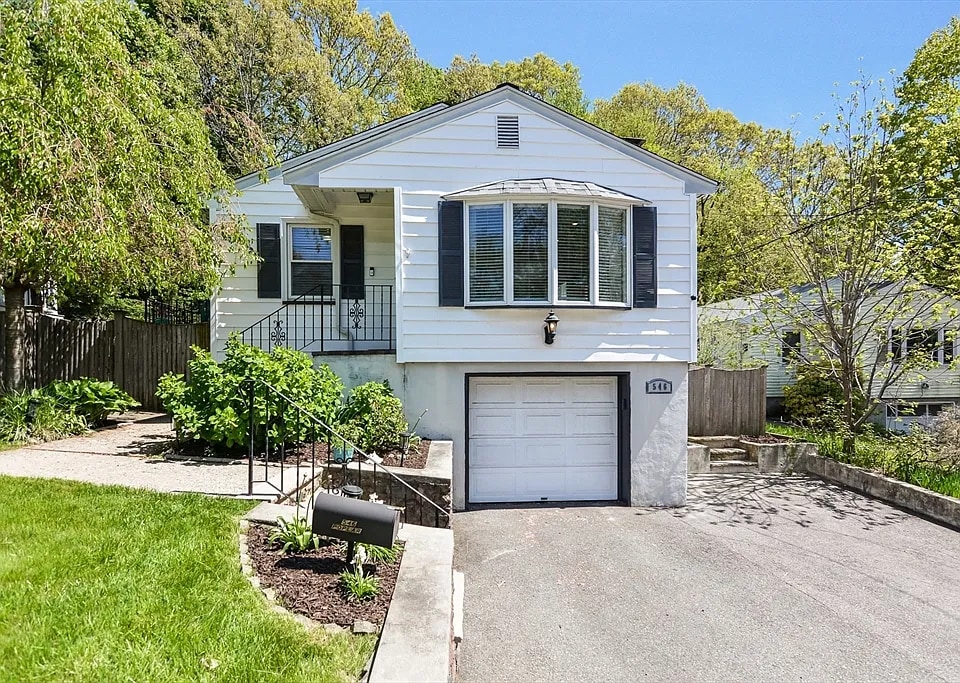 Primary Photo - 546 Poplar St