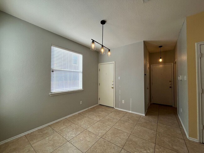 Foto del edificio - Great 3/2.5 Townhouse in Great Location