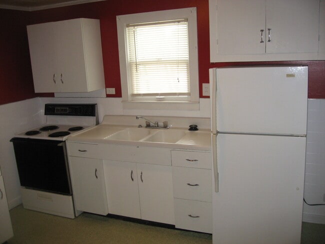 Building Photo - 211 N. New Apt. 1 Building Photo - 211 N. New Apt. 1