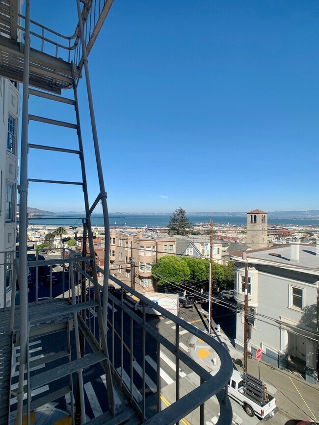 Foto del edificio - 2355 Leavenworth St