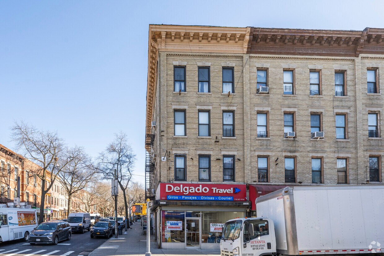 Building Photo - 5501 5th Ave