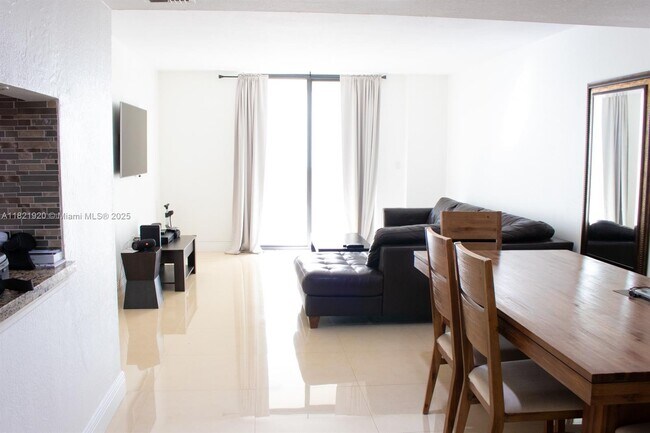 Foto del edificio - 1621 Collins Ave