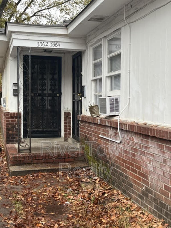 Foto principal - 3362 Rosamond Ave