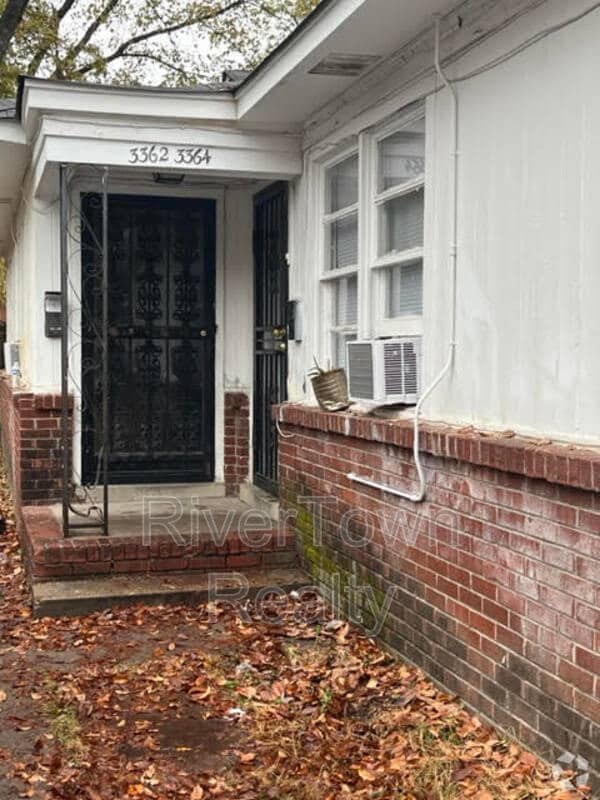 Building Photo - 3362 Rosamond Ave