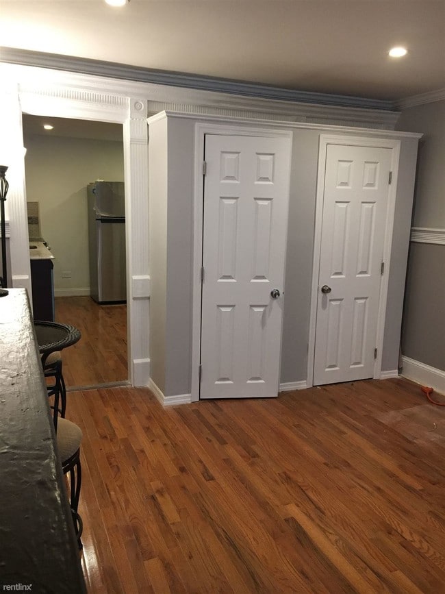Building Photo - 1 br, 1 bath Apartment - 276 Bainbridge St