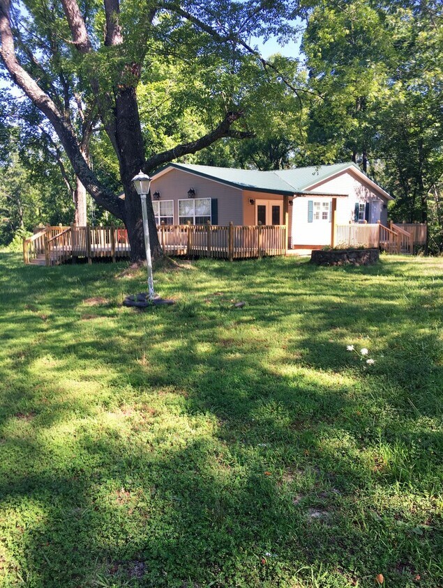 Primary Photo - Country Setting, Near Fort Leonard Wood