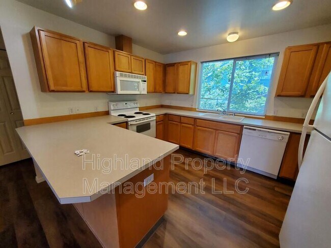 Foto del edificio - 324 NE Whitman St