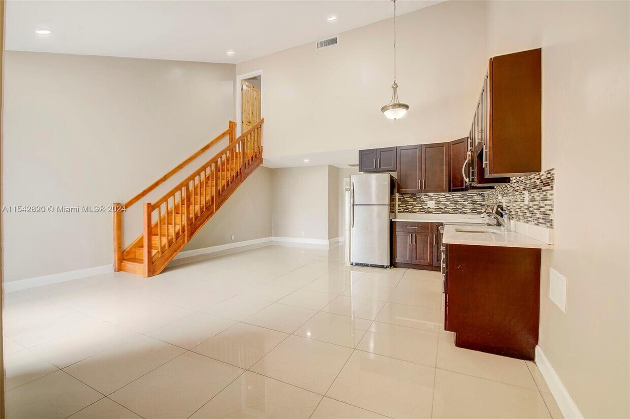 Foto principal - 2413 NW 55th Terrace