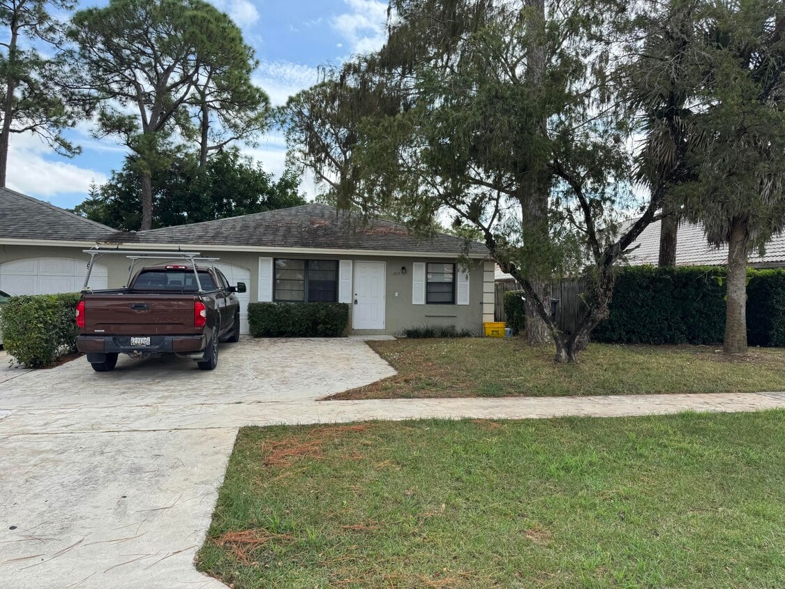 Foto principal - 1015 Staghorn St