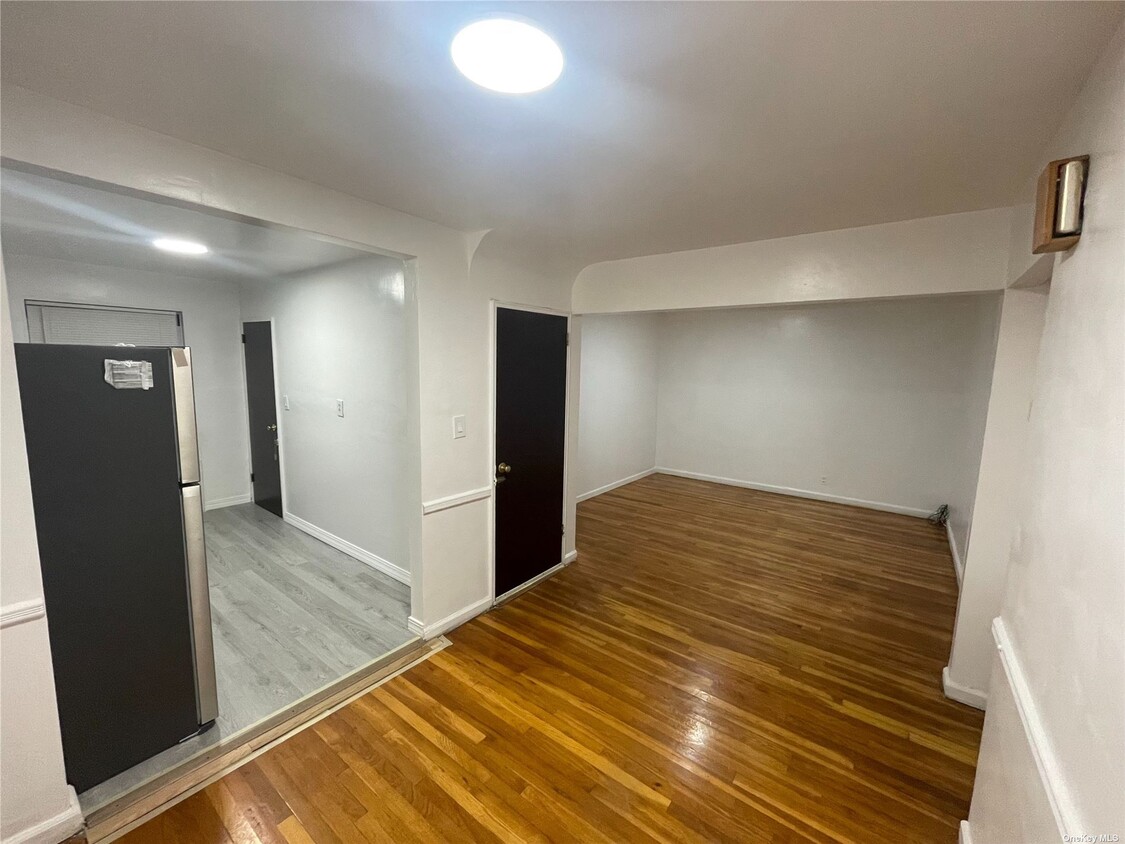 Foto principal - 65-28 Utopia Pkwy