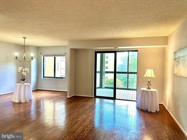 Foto del edificio - 3310 N Leisure World Blvd