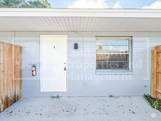 Foto del edificio - 815 W Carole St