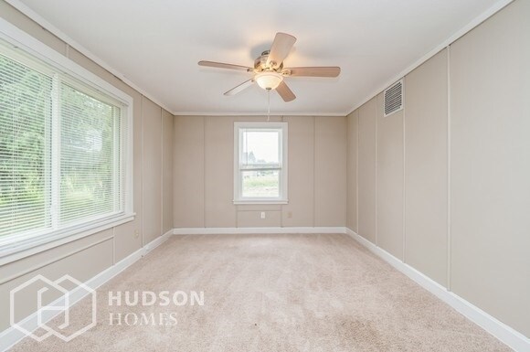 Foto del edificio - AVAILABLE NOW! - 4113 Burgett Rd, Canfield...