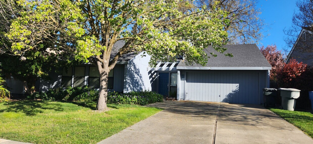 55 Zephyr Cove Cir, Sacramento, CA 95831 House Rental in Sacramento