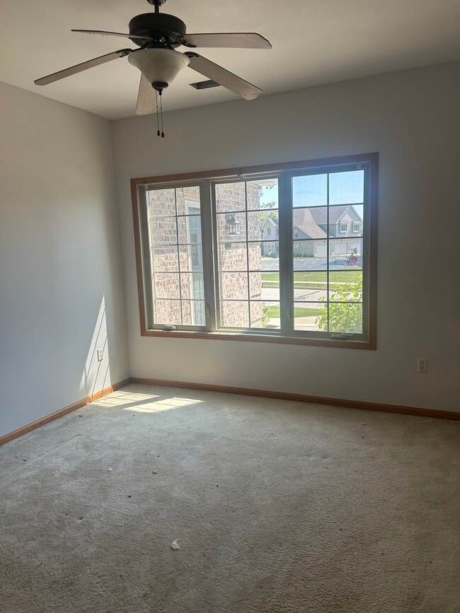 Building Photo - 3334 55th Ct
