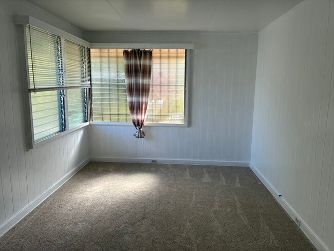 Building Photo - 2059 Saint Louis Dr