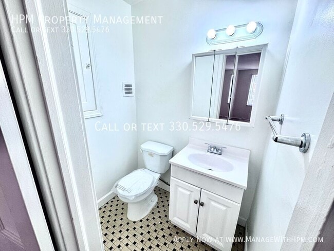 Building Photo - 3270 Warrensville Center Rd
