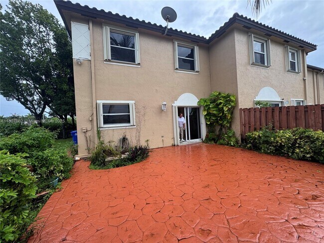 Building Photo - 12701 SW 49th Ct