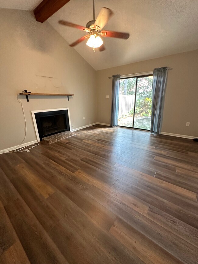 Building Photo - 16 Navigator Ln