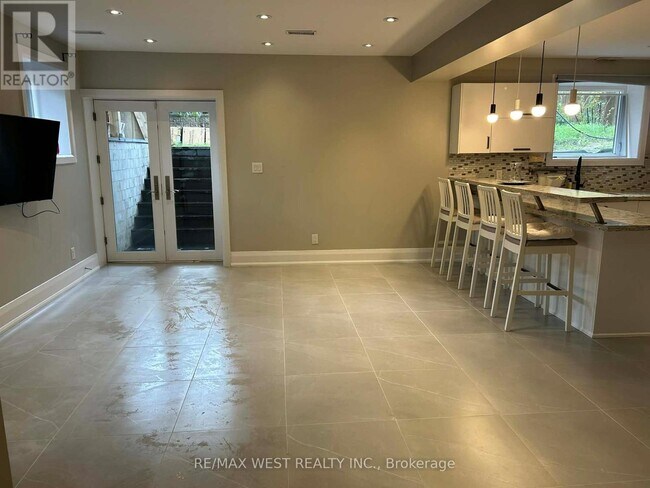 Building Photo - 1 Pagebrook Dr