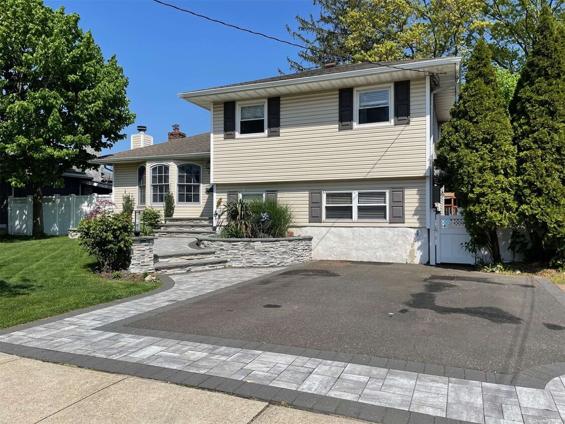 Primary Photo - 449 2nd Ave