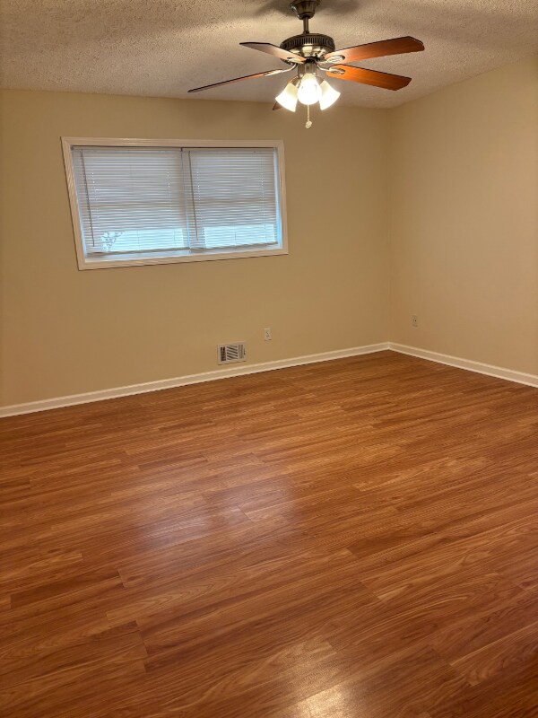 Foto del edificio - 8684 Bowden St