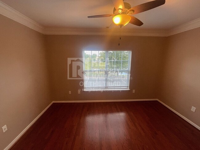 Building Photo - 2 Bedroom + Office/Bonus Room, 2 Bath Cond...
