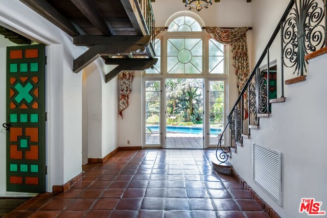 Foto del edificio - 211 N Van Ness Ave